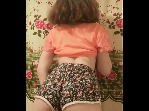 ❤️ Sexy junges Babe zieht ihre Shorts vor der Kamera aus ️ Porn video bei de.hentai-menu.ru ﹏