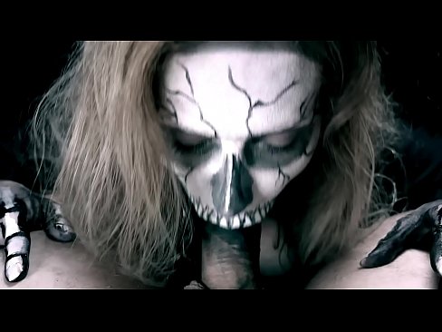 ❤️ Dämonenmädchen lutscht Schwanz mit ihrem schwarzen Mund und schluckt Sperma. ️ Porn video bei de.hentai-menu.ru ﹏