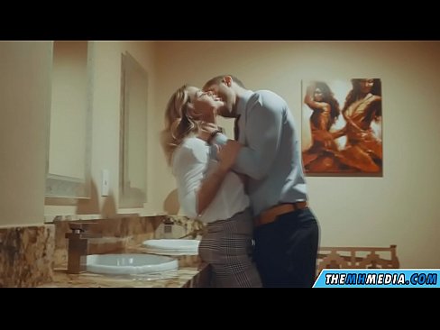 ❤️ Wenn eine vollbusige Blondine dich in einer öffentlichen Toilette verführt ️ Porn video bei de.hentai-menu.ru ﹏